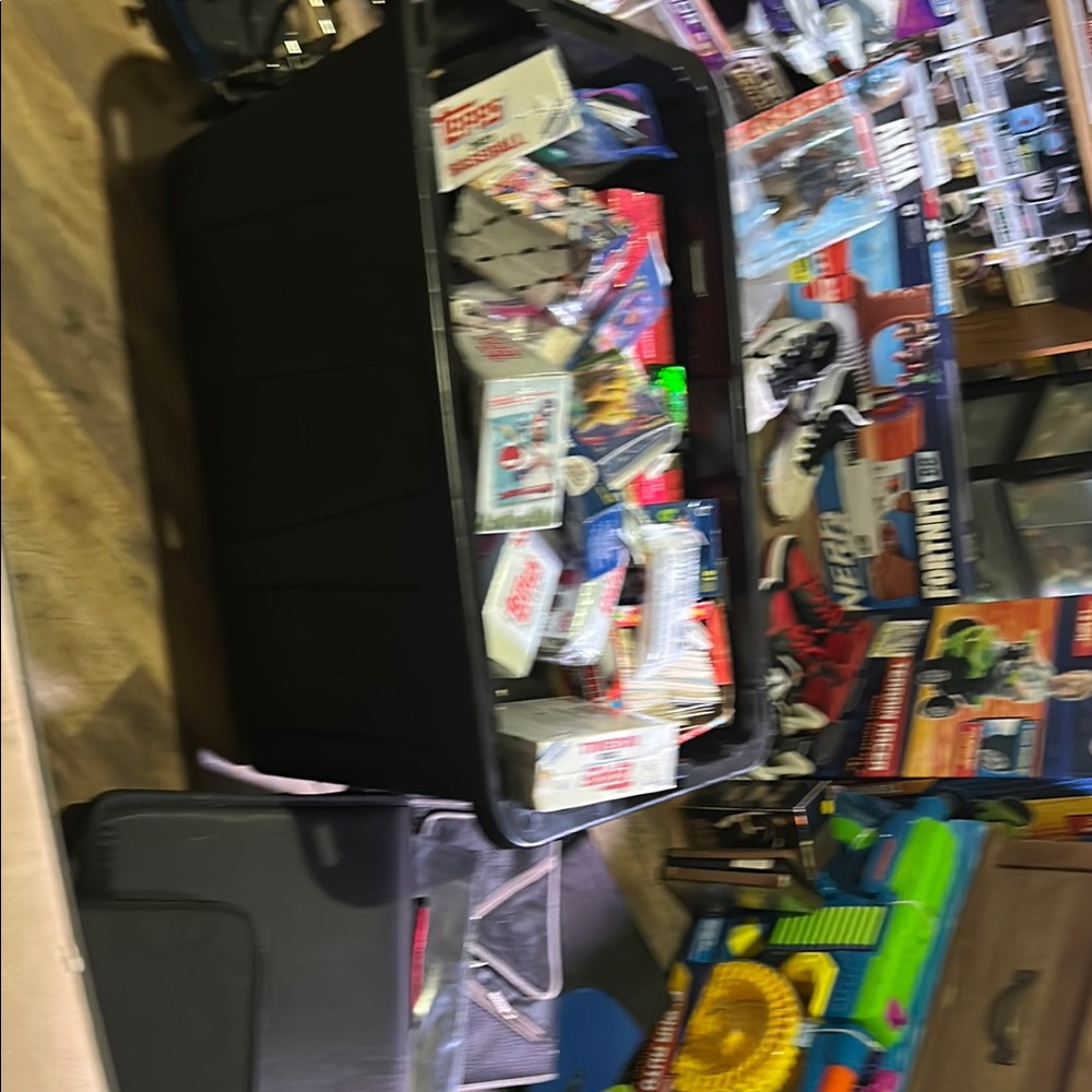 A lot of sports cards with in opens packs 1,000 for all